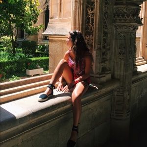 Meet your Posher, Mia